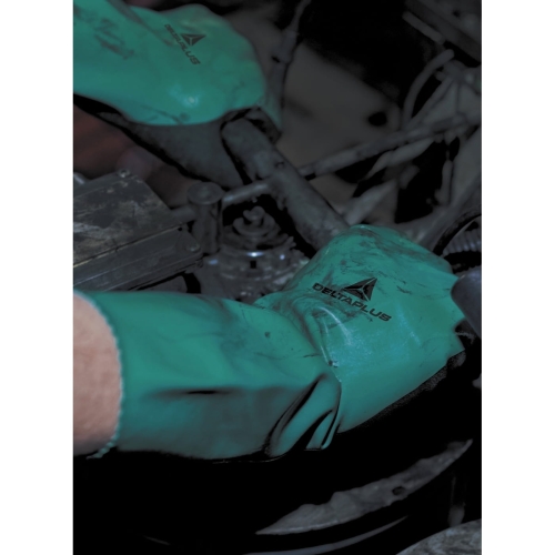 CHEMSAFE VV835-work situation.jpg